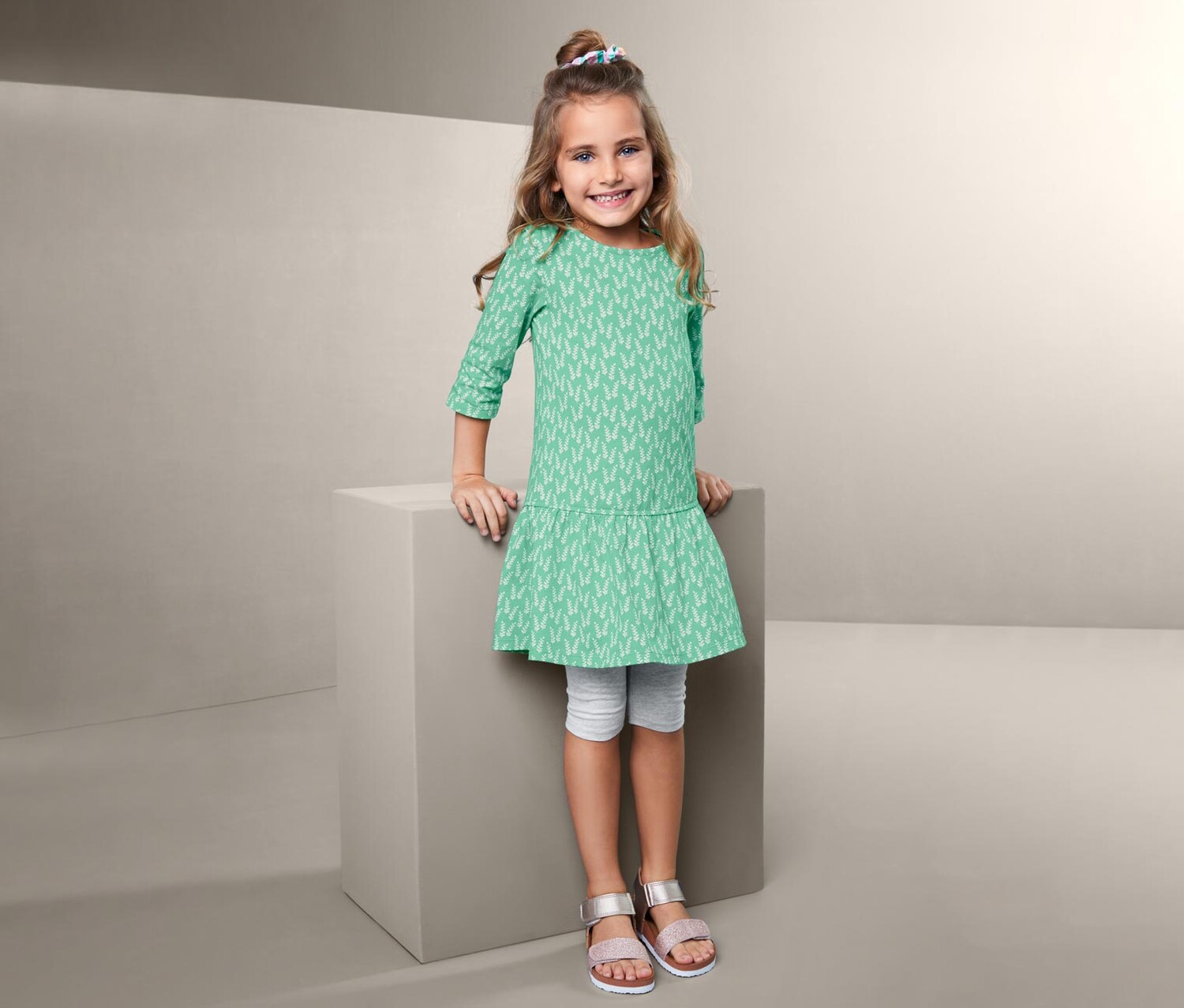 Платье из джерси с цветочным принтом по всей поверхности Tchibo
Платье из джерси с цветочным принтом по всей поверхности Tchibo