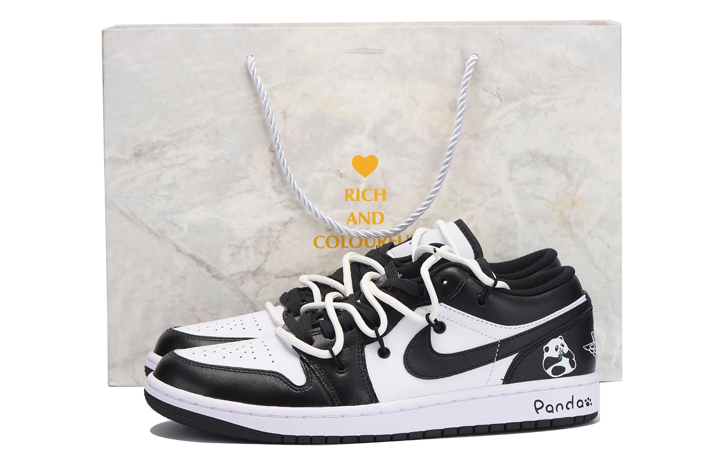 Jordan Эйр 1 Винтаж баскетбольные кроссовки мужские низкие бело-черные белые, цвет Black White
Jordan Эйр 1 Винтаж баскетбольные кроссовки мужские низкие бело-черные белые, цвет Black White