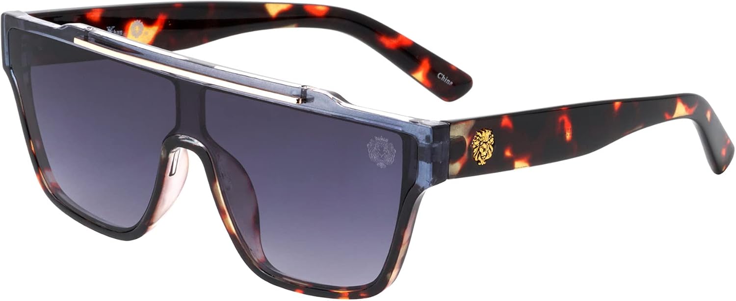 Kleo Legend - Солнцезащитные очки в стиле хип-хоп с плоской верхней частью и цельной оправой в форме щита, украшенные медальоном в виде головы льва сбоку. Прямоугольные, Blue Demi
Kleo Legend - Солнцезащитные очки в стиле хип-хоп с плоской верхней частью и цельной оправой в форме щита, украшенные медальоном в виде головы льва сбоку. Прямоугольные, Blue Demi