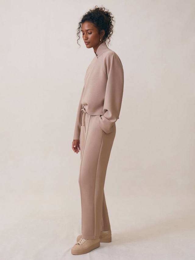 Узкие джоггеры Janie Reiss, Taupe Neutral
Узкие джоггеры Janie Reiss, Taupe Neutral