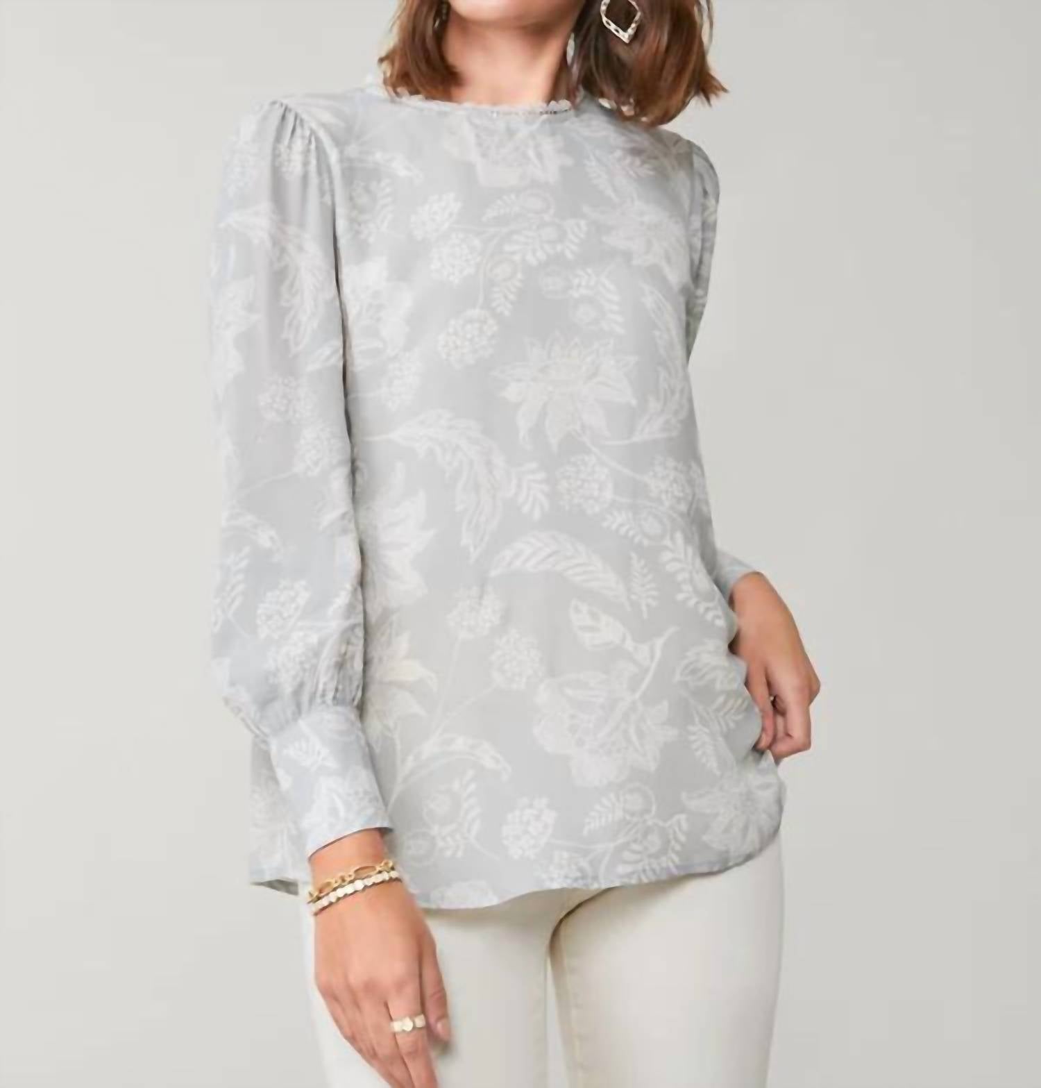 Блуза Raynee Maritime Forest Field Blooms In Soft Mist spartina 449
Блуза Raynee Maritime Forest Field Blooms In Soft Mist spartina 449