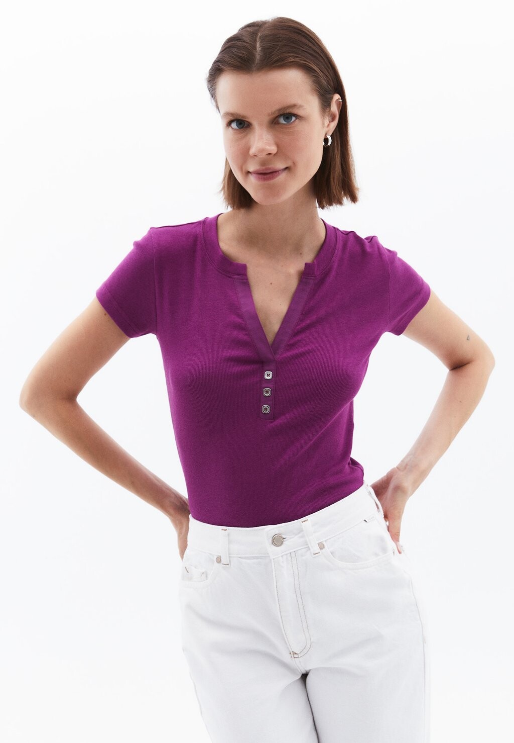 Базовая футболка WITH BUTTON DETAIL OXXO, фиолетовый
Базовая футболка WITH BUTTON DETAIL OXXO, фиолетовый
