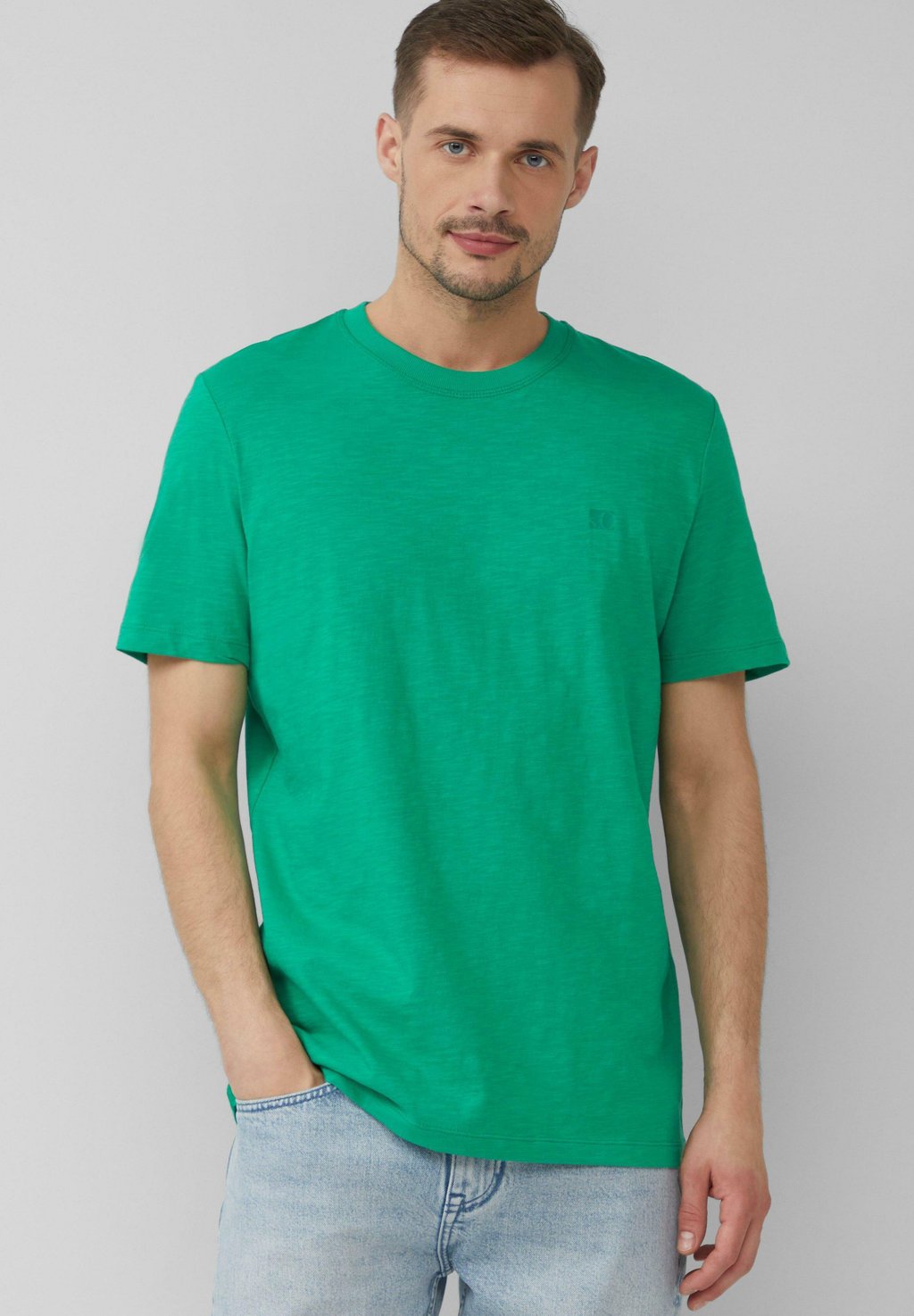 Базовая футболка s.Oliver, зеленый
Базовая футболка s.Oliver, зеленый