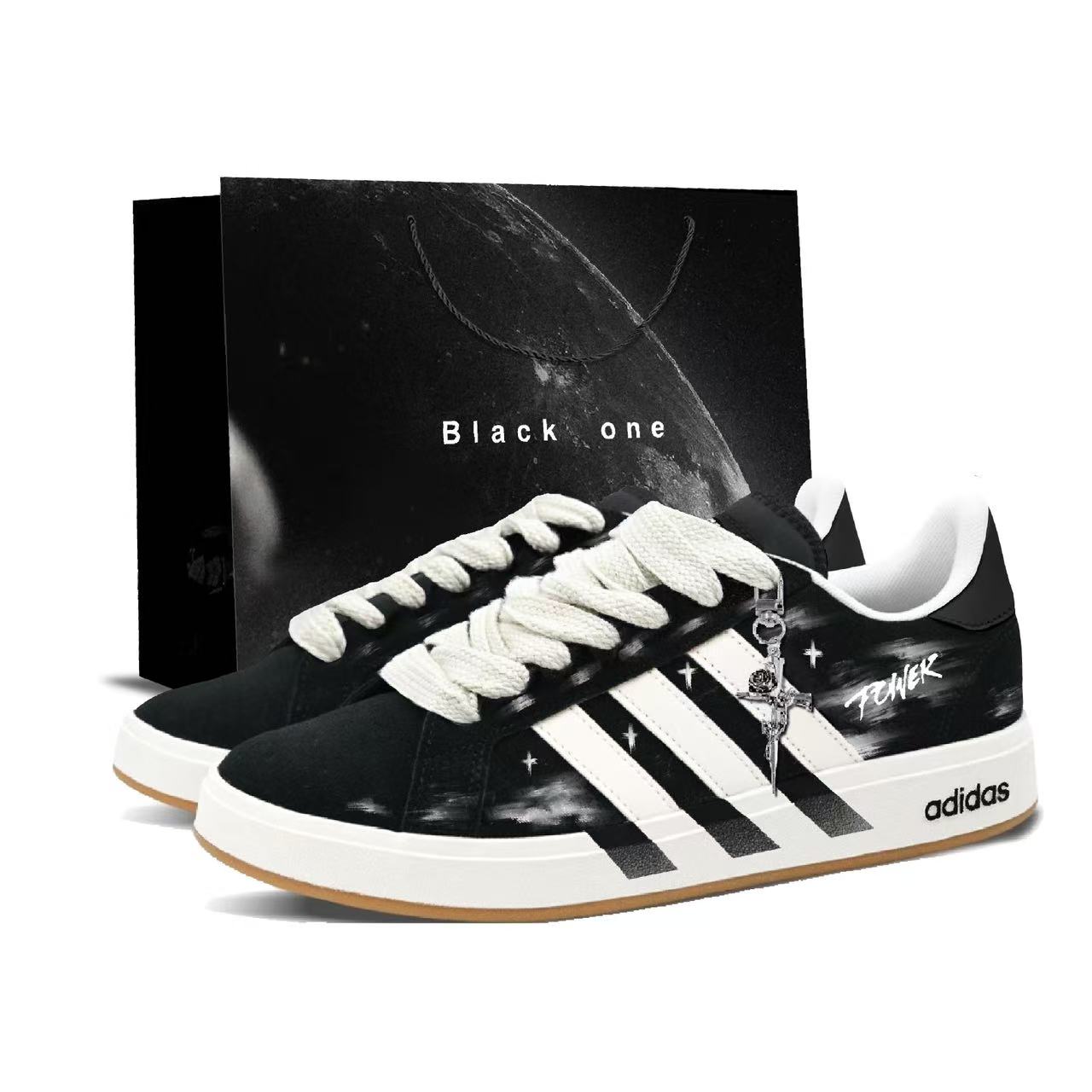 GRAND COURT 00s Galaxy Radiance противоскользящий, износостойкий, легкий низкий кроссовок для скейтбординга Unisex Adidas, черный белый (with gift bag)
GRAND COURT 00s Galaxy Radiance противоскользящий, износостойкий, легкий низкий кроссовок для скейтбординга Unisex Adidas, черный белый (with gift bag)