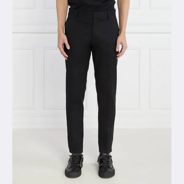 Брюки узкого кроя p15 Emporio Armani, черный
Брюки узкого кроя p15 Emporio Armani, черный