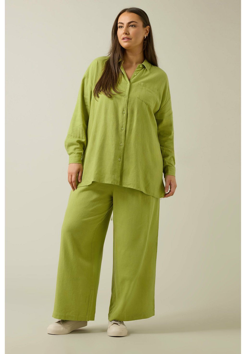 Блузка на пуговицах Evans, зеленый
Блузка на пуговицах Evans, зеленый