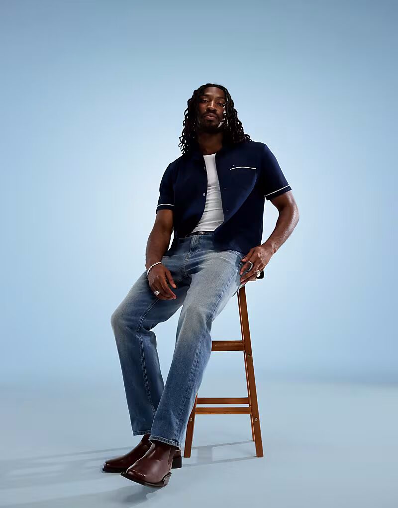 Рубашка для боулинга Tommy Jeans темно-синего цвета
Рубашка для боулинга Tommy Jeans темно-синего цвета