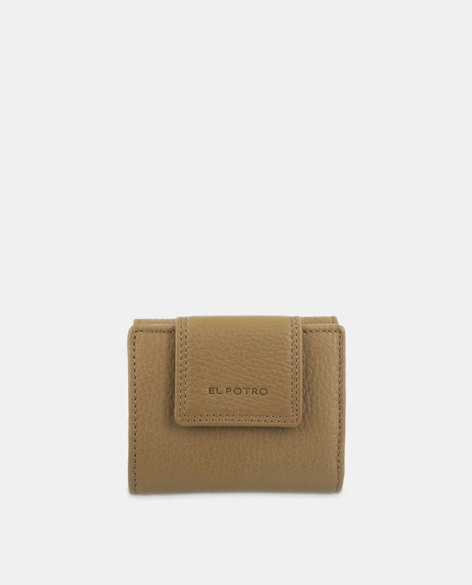 Маленький женский кошелек из коровьей кожи El Potro, цвет Camel
Маленький женский кошелек из коровьей кожи El Potro, цвет Camel