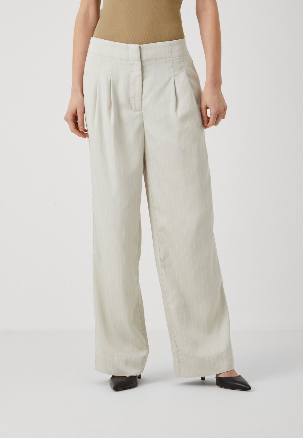 Брюки Bruuns Bazaar, бежевый 
Брюки Bruuns Bazaar, бежевый