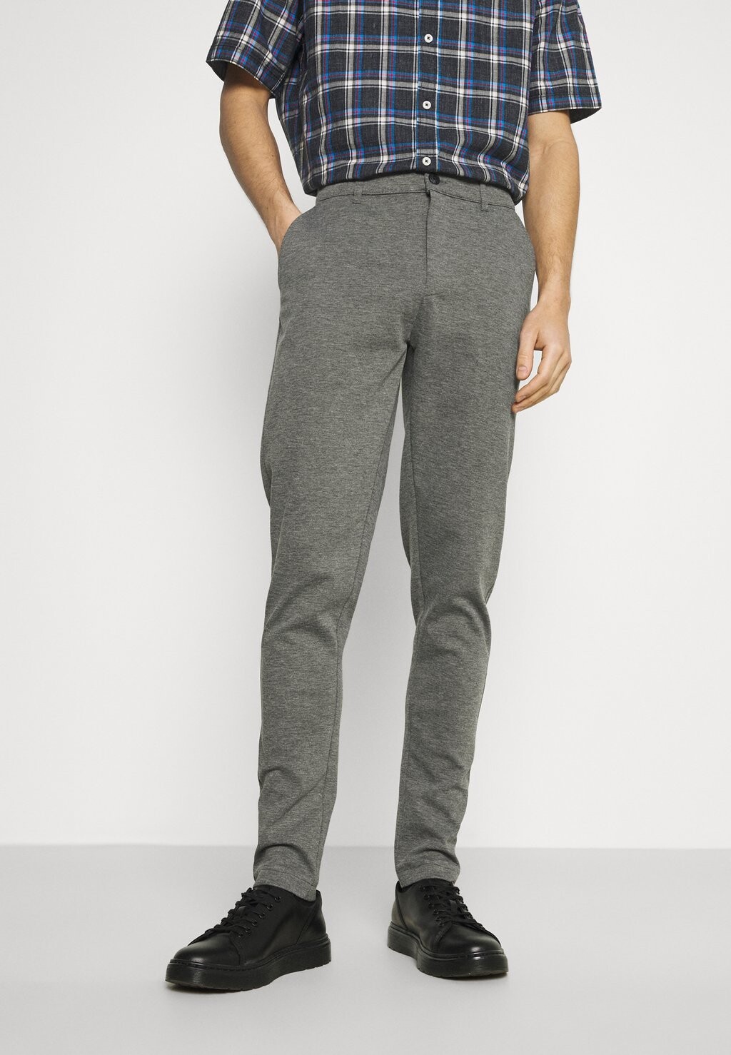 Брюки SDDAVE BARRO Solid, цвет dar grey melange 
Брюки SDDAVE BARRO Solid, цвет dar grey melange