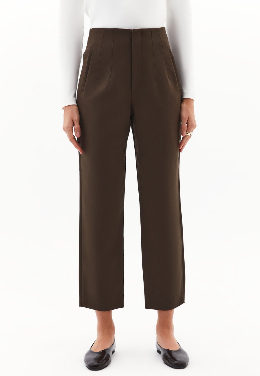 Брюки OXXO ULTRA HIGH WAIST CARROT, Wren/Brown
Брюки OXXO ULTRA HIGH WAIST CARROT, Wren/Brown