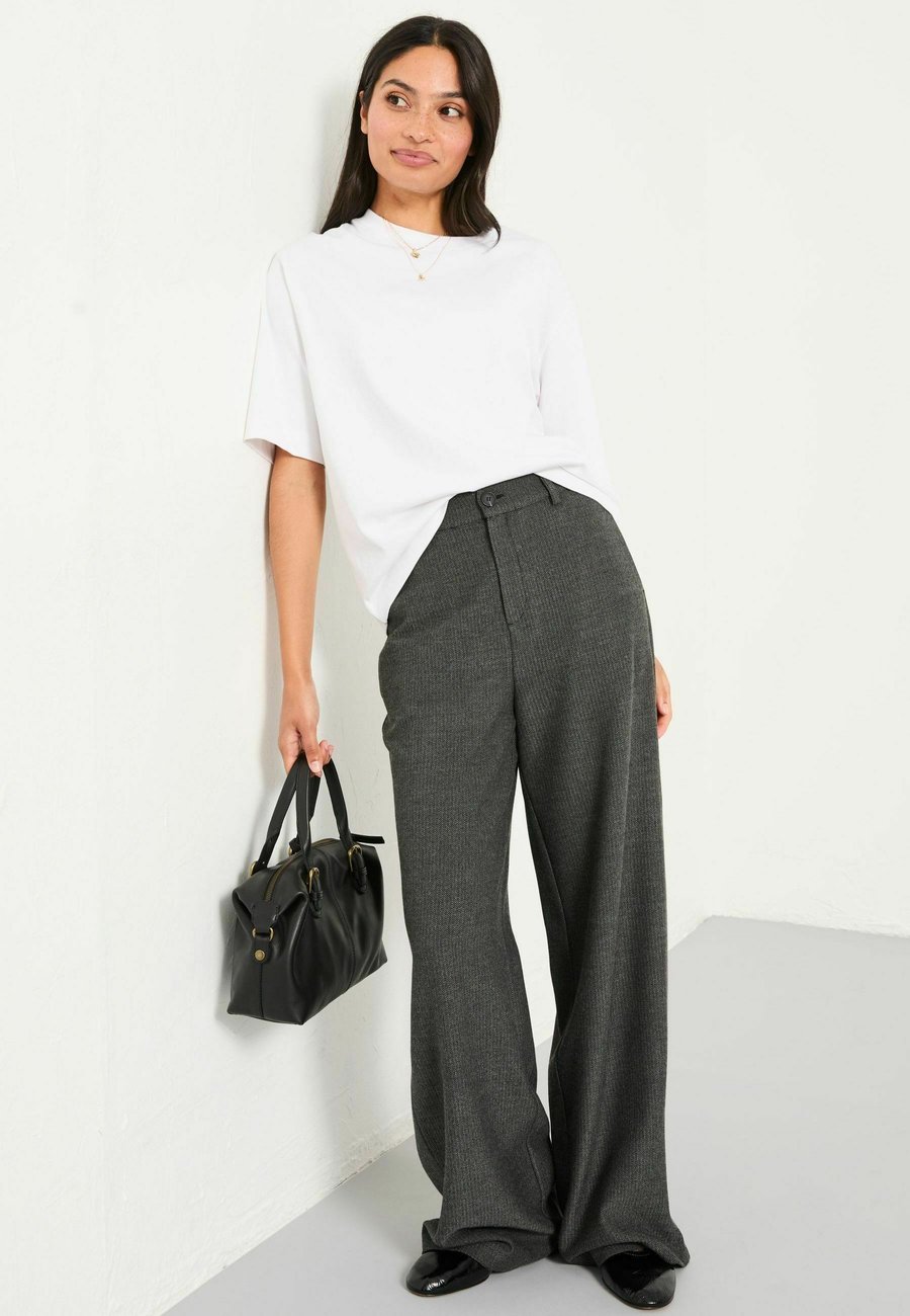 Брюки FatFace WIDE, Charcoal Grey/Grey
Брюки FatFace WIDE, Charcoal Grey/Grey