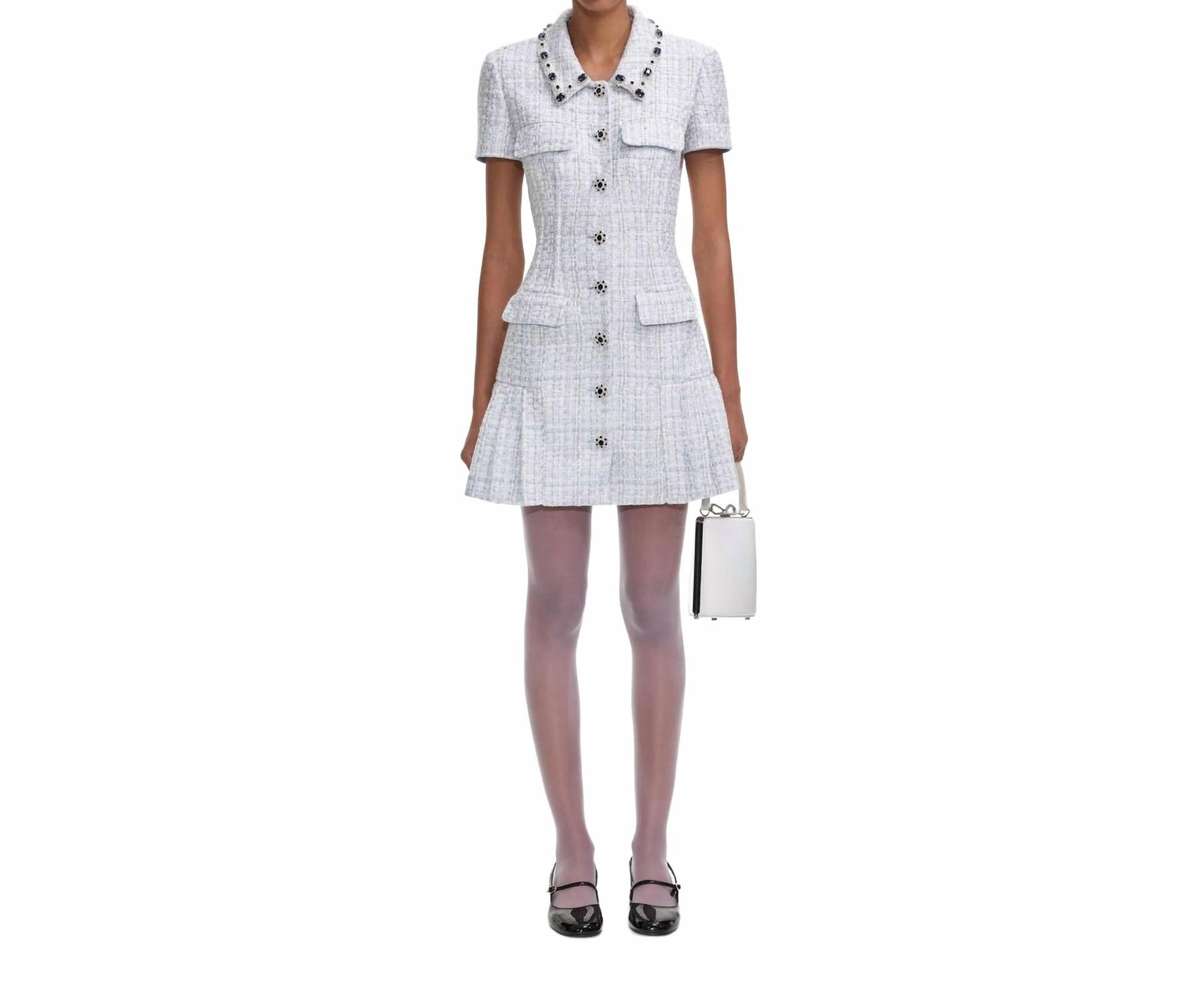 Мини-платье с воротником-стойкой из букле в синем цвете Self-Portrait
Мини-платье с воротником-стойкой из букле в синем цвете Self-Portrait