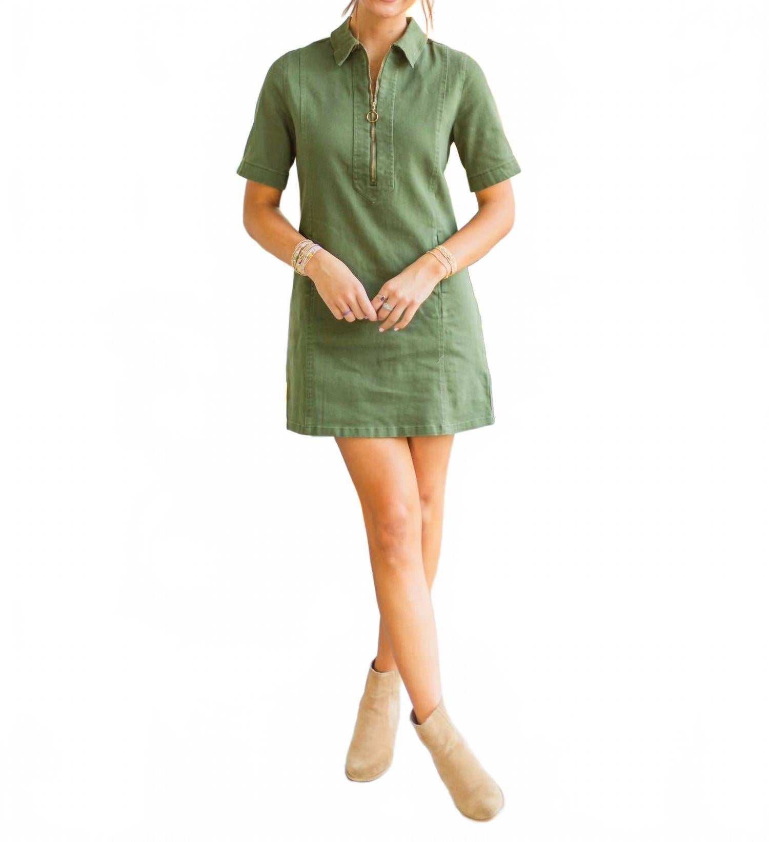 Платье Kassie оливкового цвета BABY PINK
Платье Kassie оливкового цвета BABY PINK