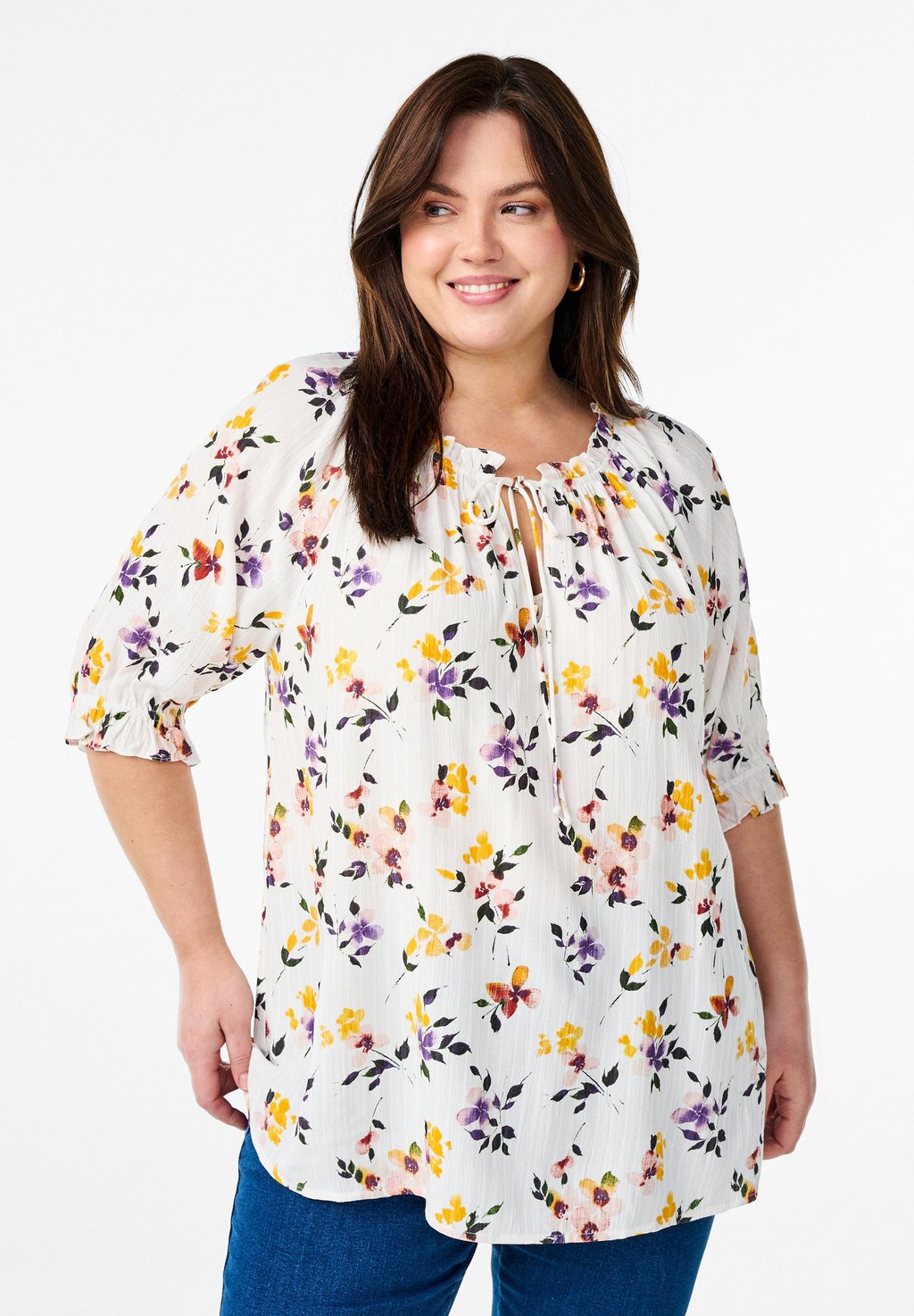 Блуза GEBLÜMTE MIT HALBLANGEN ÄRMELN Zizzi, белый 
Блуза GEBLÜMTE MIT HALBLANGEN ÄRMELN Zizzi, белый