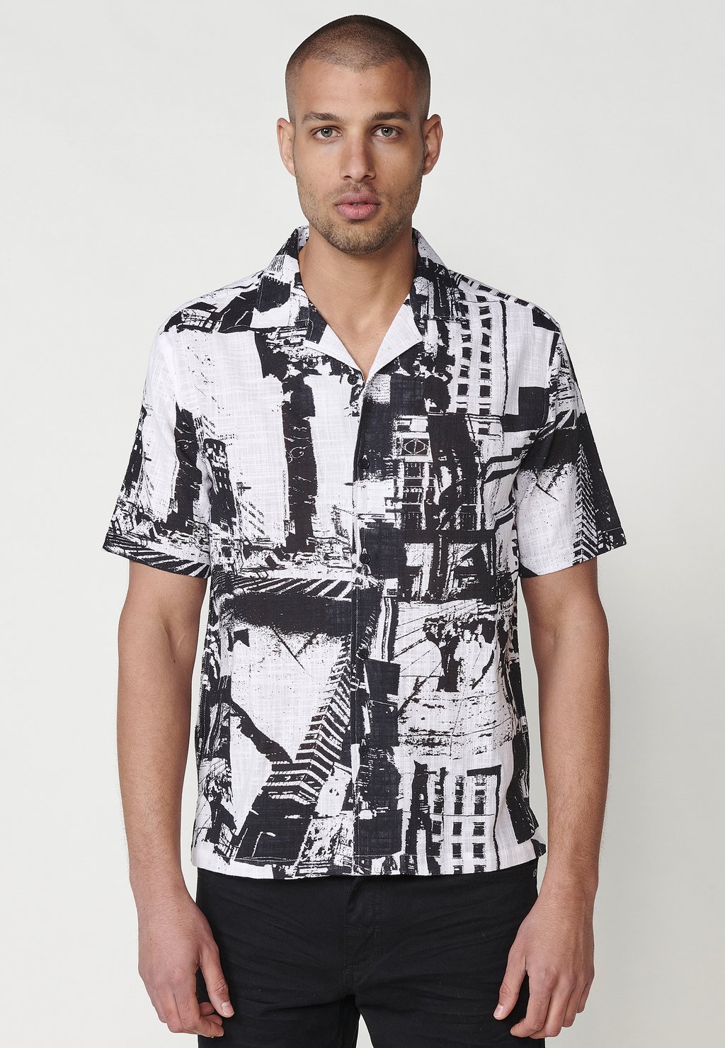 Рубашка SHORT SLEEVED Koroshi, черный 
Рубашка SHORT SLEEVED Koroshi, черный