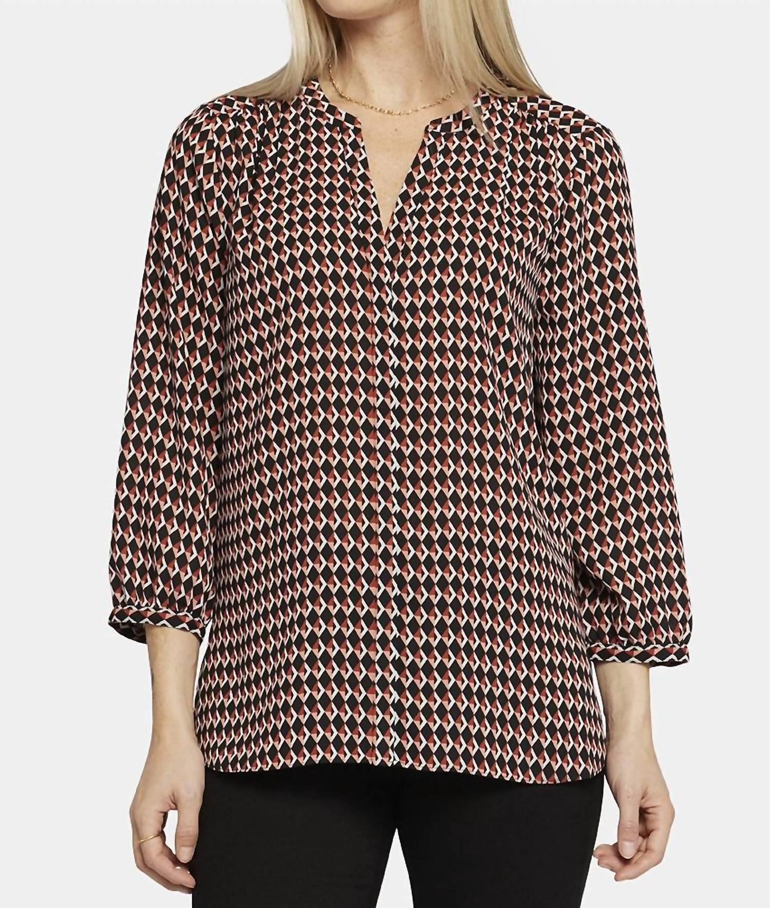 Блузка с защипами Darby Peak NYDJ, Darby Peak
Блузка с защипами Darby Peak NYDJ, Darby Peak