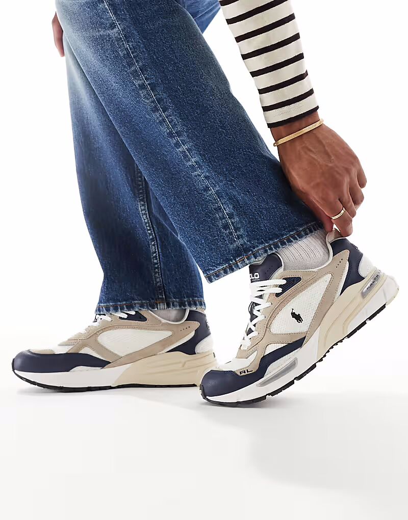 Кроссовки Polo Ralph Lauren Trackster 275 темно-синего, бежевого и белого цветов
Кроссовки Polo Ralph Lauren Trackster 275 темно-синего, бежевого и белого цветов