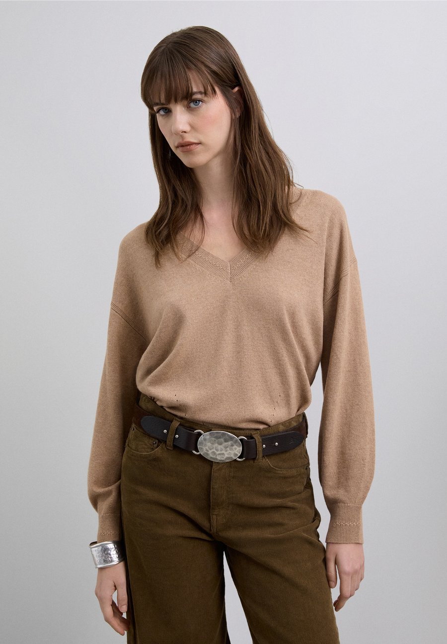 Джемпер Scalpers SCMER V, Sand/Light Brown
Джемпер Scalpers SCMER V, Sand/Light Brown