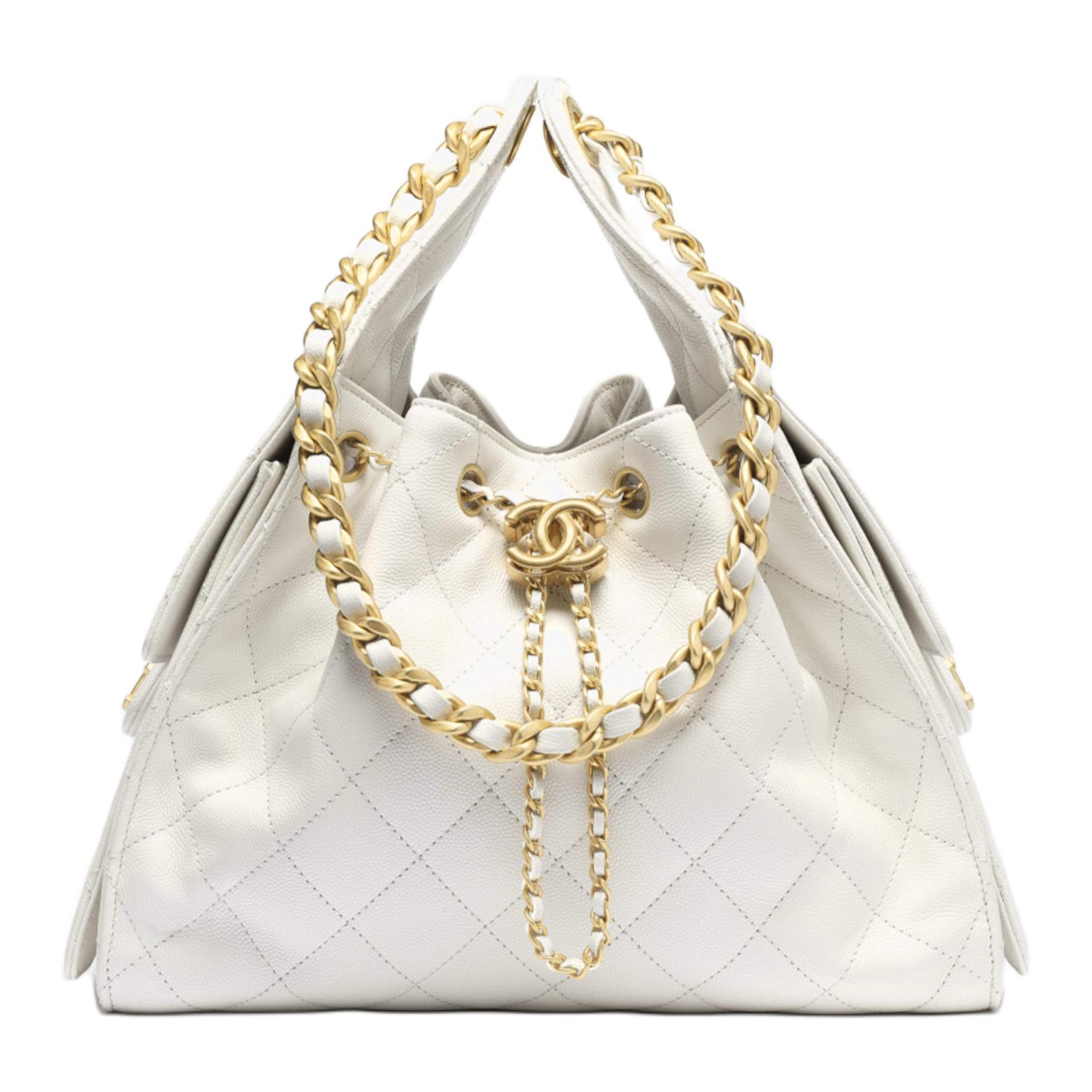 CHANEL Сумка-хобо из телячьей кожи с зернистой текстурой
CHANEL Сумка-хобо из телячьей кожи с зернистой текстурой