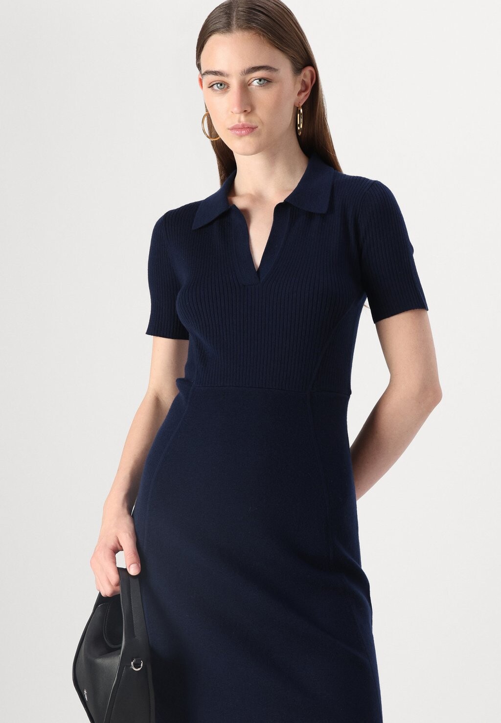 Платье-джемпер GOBLET ABITO Pinko, темно-синий
Платье-джемпер GOBLET ABITO Pinko, темно-синий
