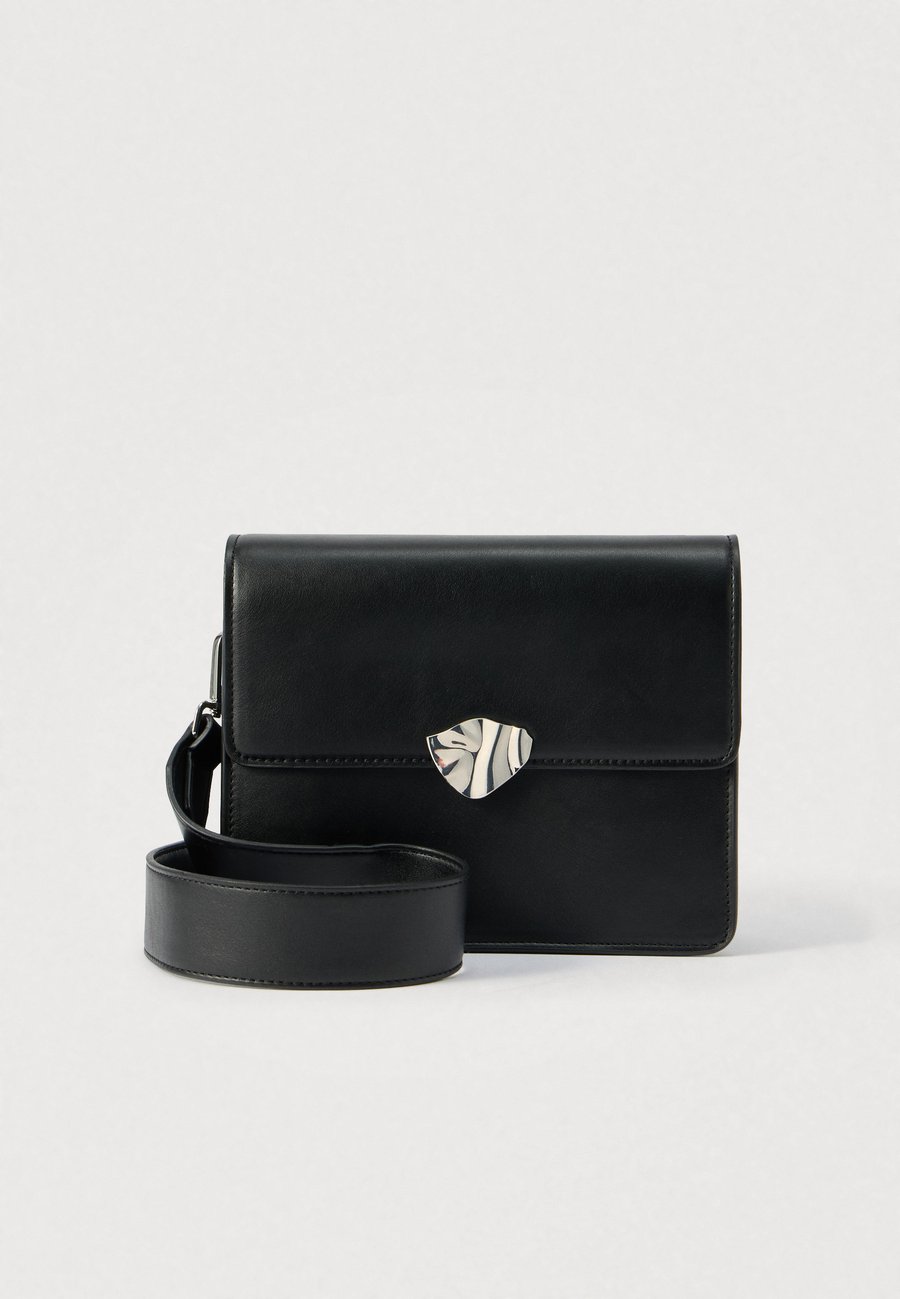 Сумка кросс-боди HVISK CAYMAN, Black
Сумка кросс-боди HVISK CAYMAN, Black