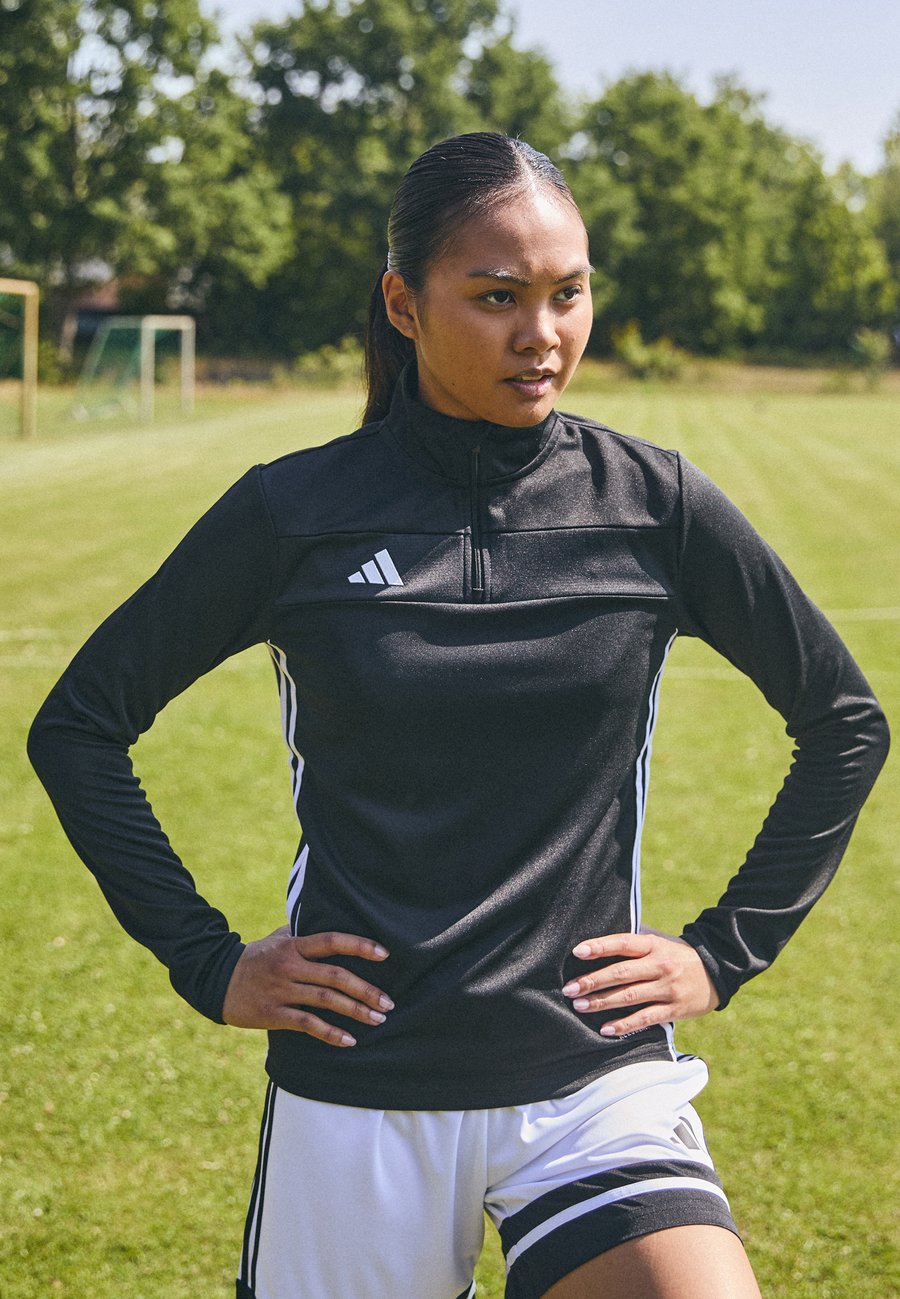 Толстовка Adidas Performance TIRO ESSENTIALS TOP WOMEN, Black/White/Black
Толстовка Adidas Performance TIRO ESSENTIALS TOP WOMEN, Black/White/Black