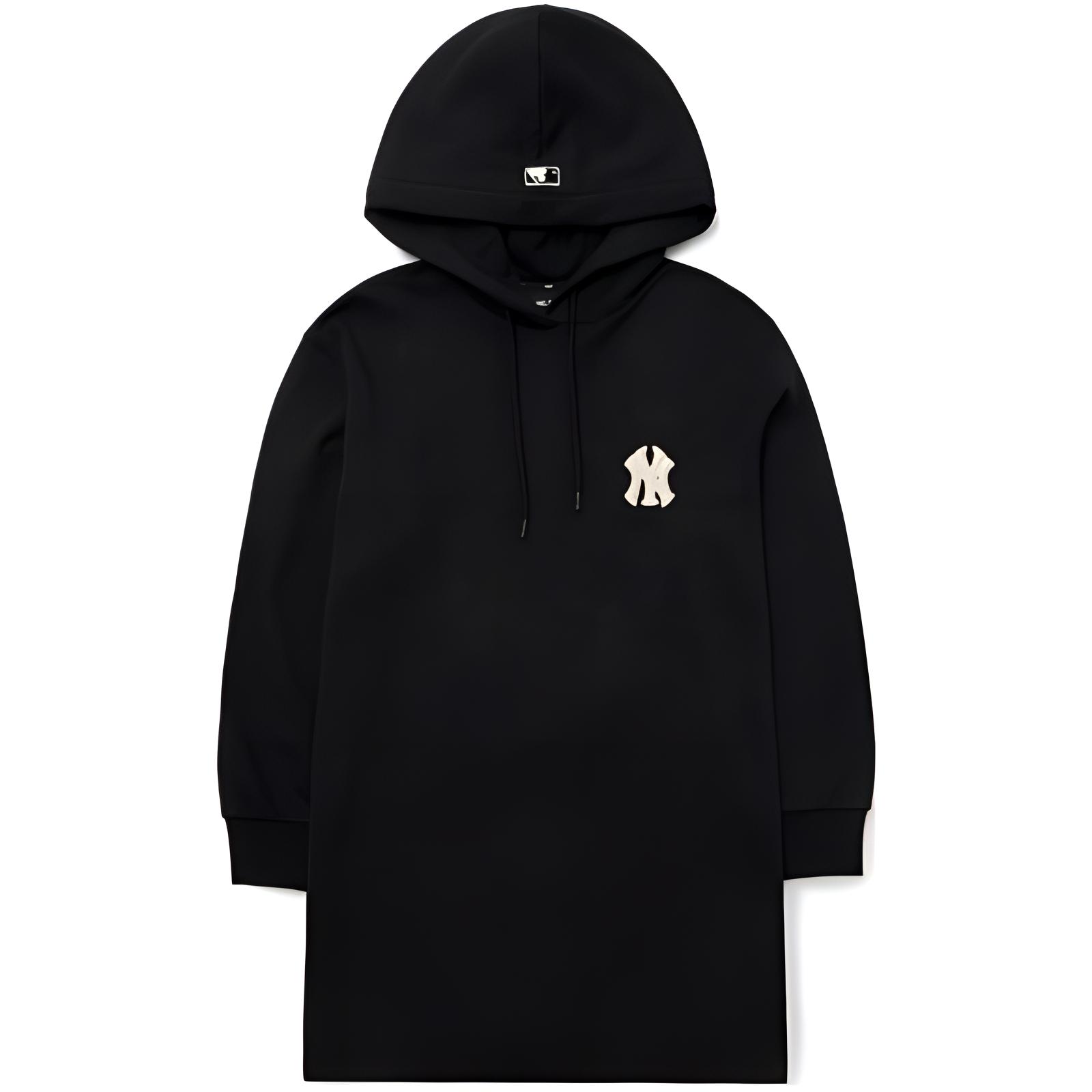 Футболка с длинными рукавами New York Yankees женская черная MLB
Футболка с длинными рукавами New York Yankees женская черная MLB