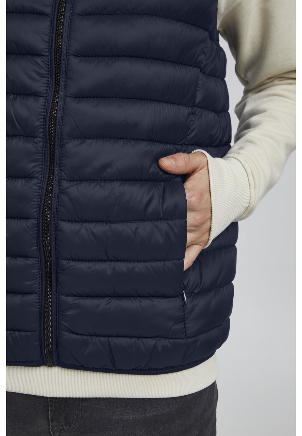 Жилет Romsey Blend, платье синего цвета
Жилет Romsey Blend, платье синего цвета