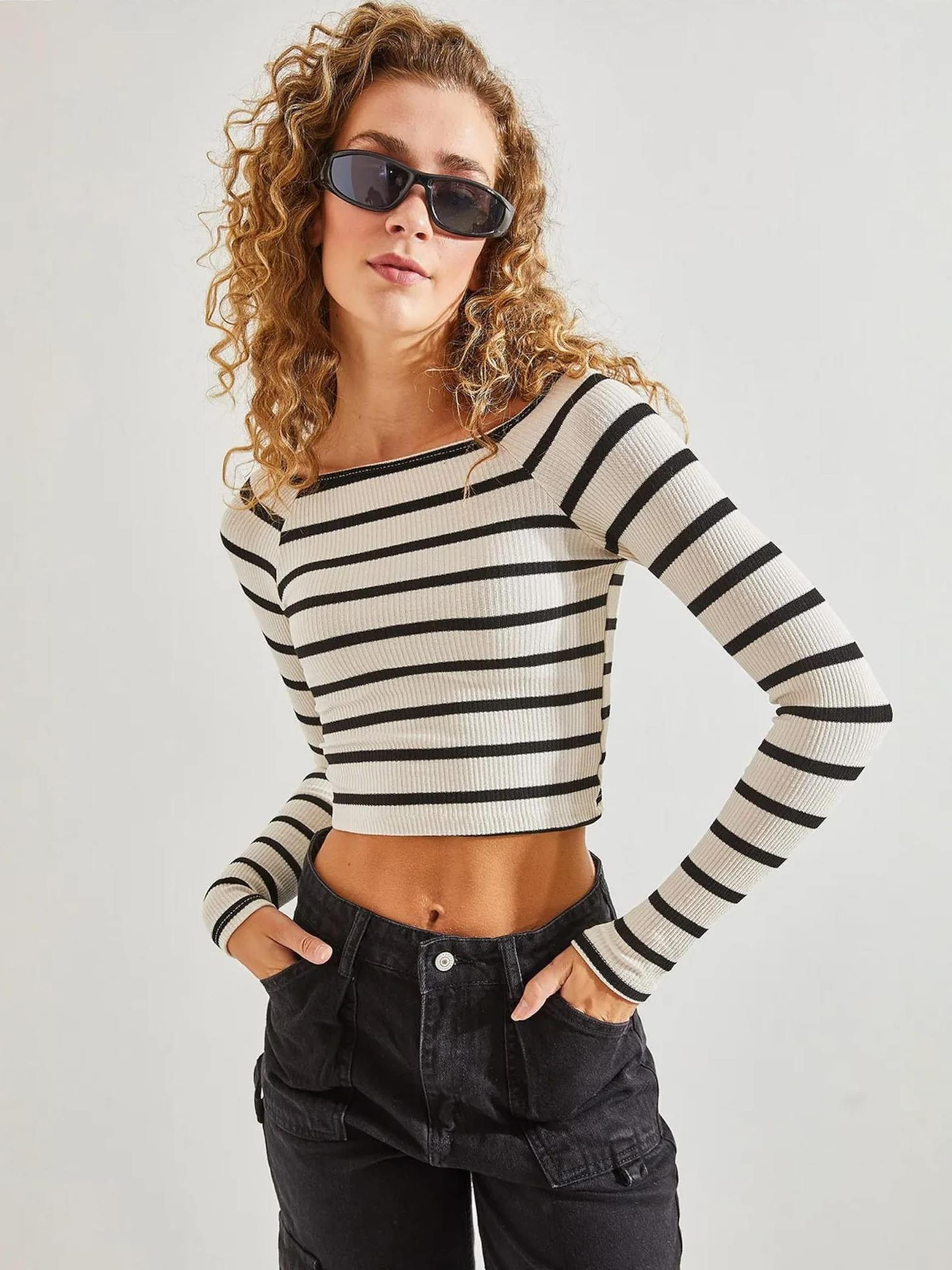 Bianco Lucci Лонгслив в белом цвете
Bianco Lucci Лонгслив в белом цвете