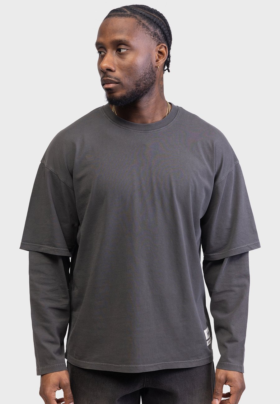 Топ Redefined Rebel OWEN , Pavement/Grey
Топ Redefined Rebel OWEN , Pavement/Grey