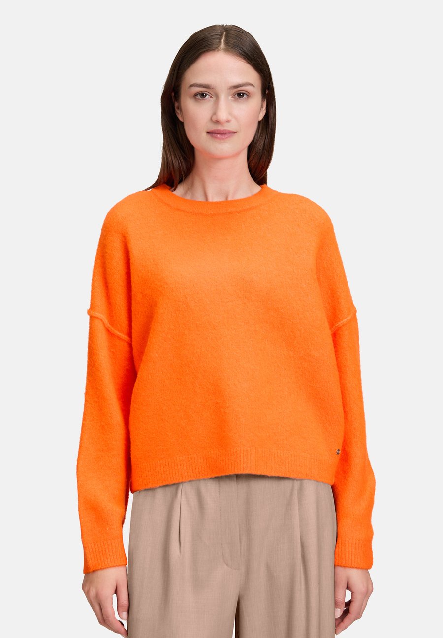 Джемпер Betty & Co MIT RUNDHALSAUSSCHNITT, Neon Orange/Orange
Джемпер Betty & Co MIT RUNDHALSAUSSCHNITT, Neon Orange/Orange