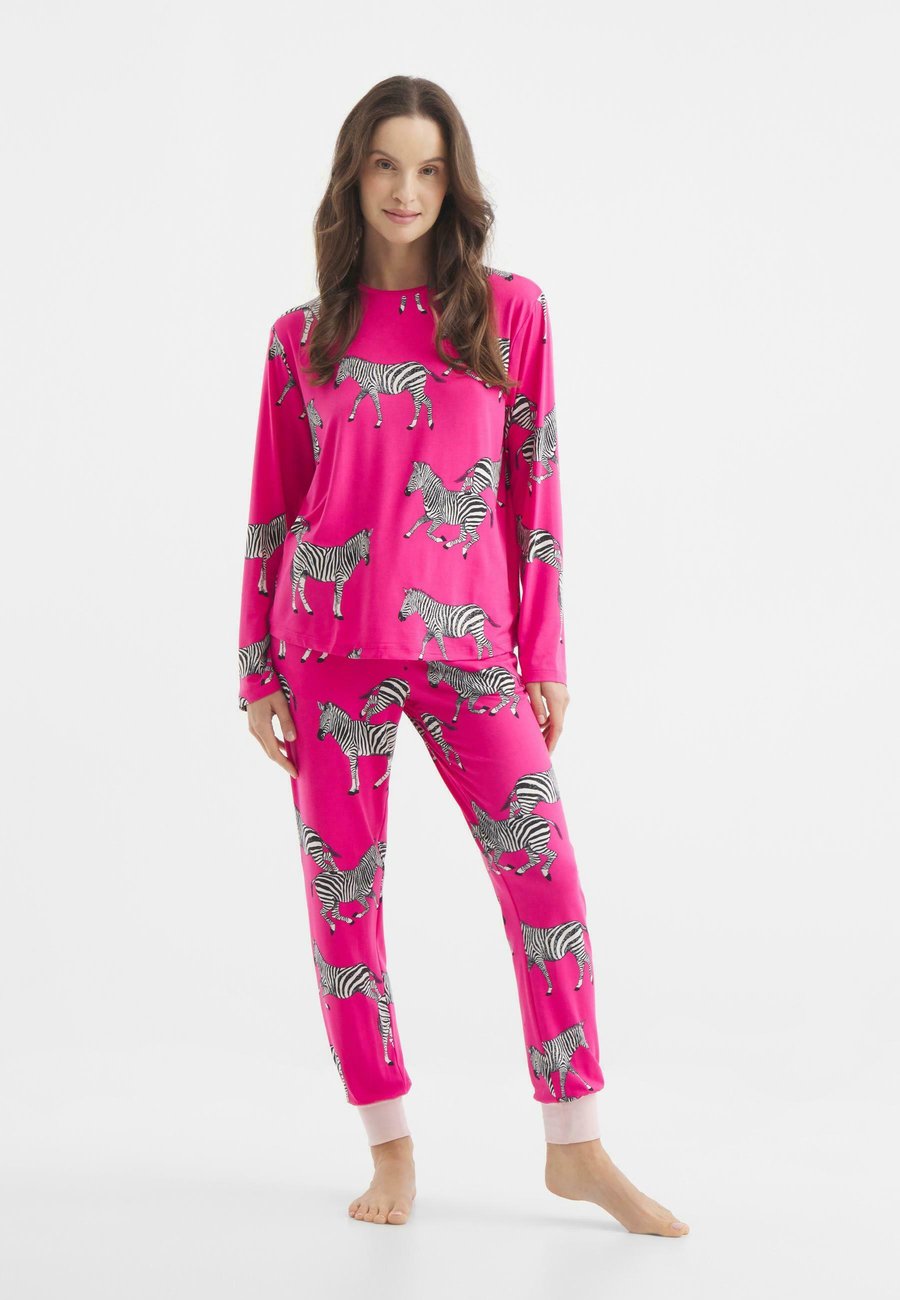 Пижамный комплект Chelsea Peers SET, Pink
Пижамный комплект Chelsea Peers SET, Pink