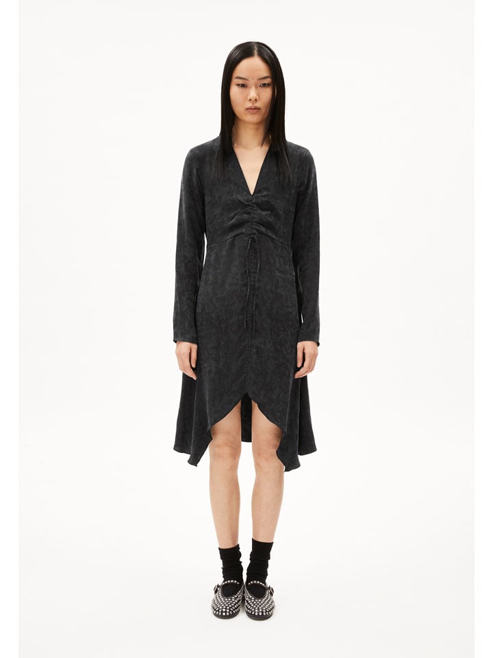 Armedangels Платье "Тинраа" черного цвета
Armedangels Платье "Тинраа" черного цвета