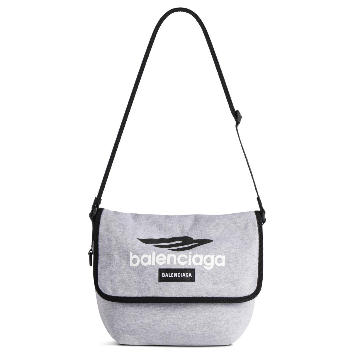 Исследовательская тканевая сумка-мессенджер, наплечная сумка, маленькая кроссбоди Balenciaga для мужчин
Исследовательская тканевая сумка-мессенджер, наплечная сумка, маленькая кроссбоди Balenciaga для мужчин