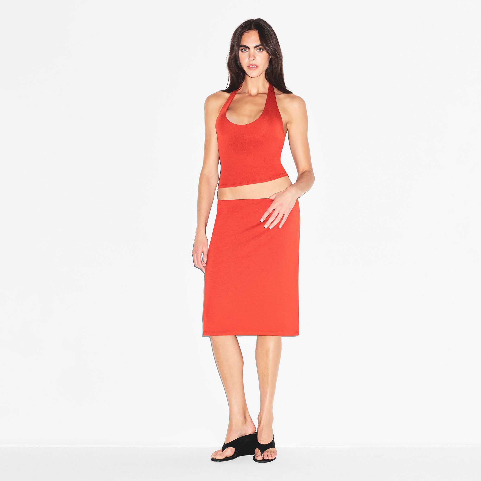 Короткий топ SKIMS SMOOTH LAYERS, цвет terra
Короткий топ SKIMS SMOOTH LAYERS, цвет terra