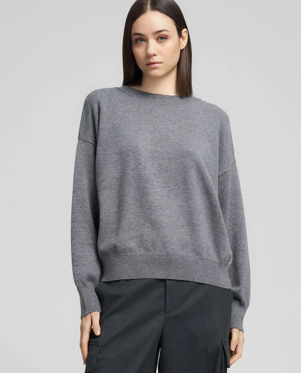 Женский свитер с длинными рукавами и круглым вырезом Replay, серый
Женский свитер с длинными рукавами и круглым вырезом Replay, серый