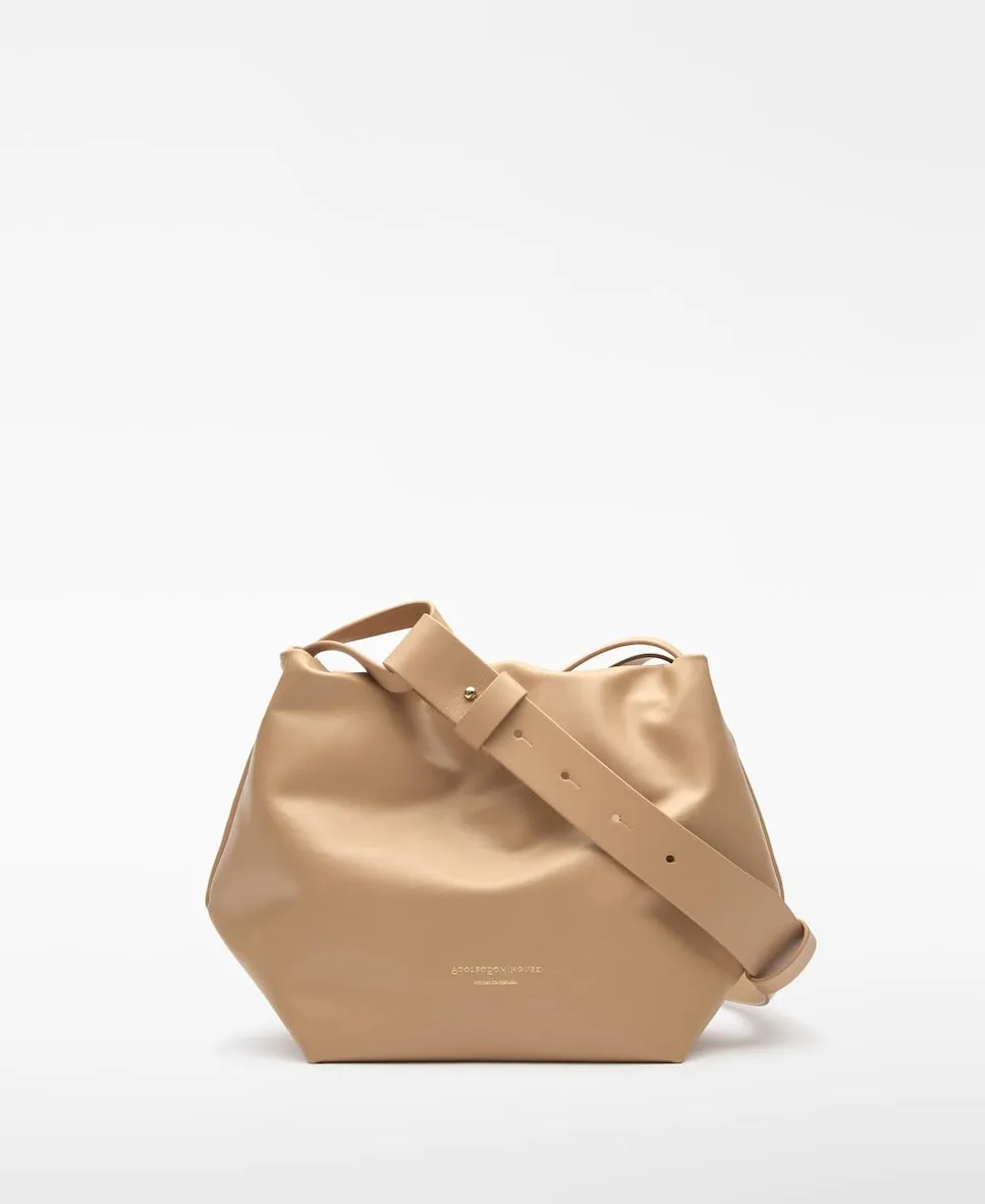 Женская сумка-хобо шестиугольная стеганая из кожи Adolfo Dominguez, песочный
Женская сумка-хобо шестиугольная стеганая из кожи Adolfo Dominguez, песочный