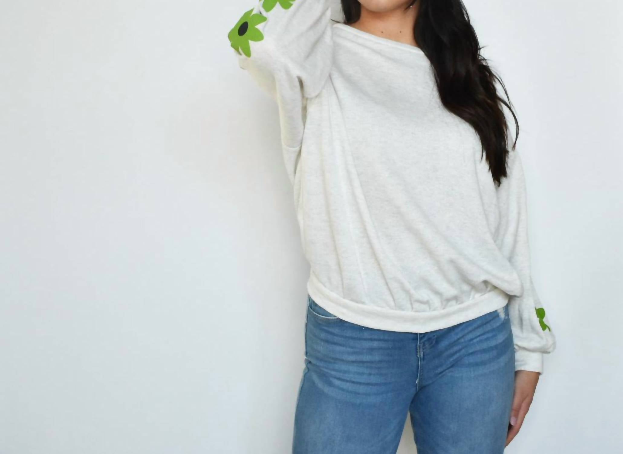 Пуловер с рукавами Vivian Daisy белого цвета falcon park
Пуловер с рукавами Vivian Daisy белого цвета falcon park