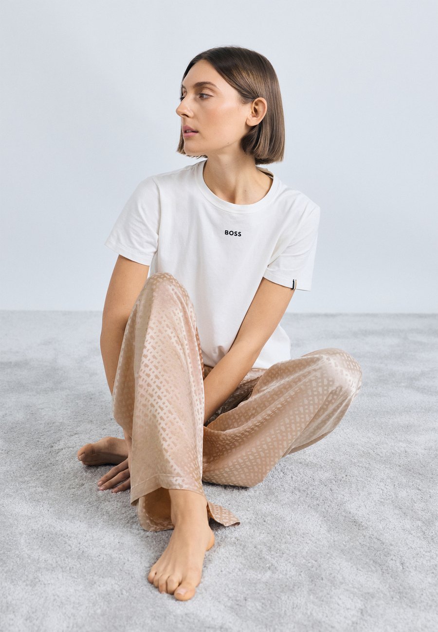 Пижамные брюки BOSS MONOGRAM PANTS, Light Beige/Beige
Пижамные брюки BOSS MONOGRAM PANTS, Light Beige/Beige