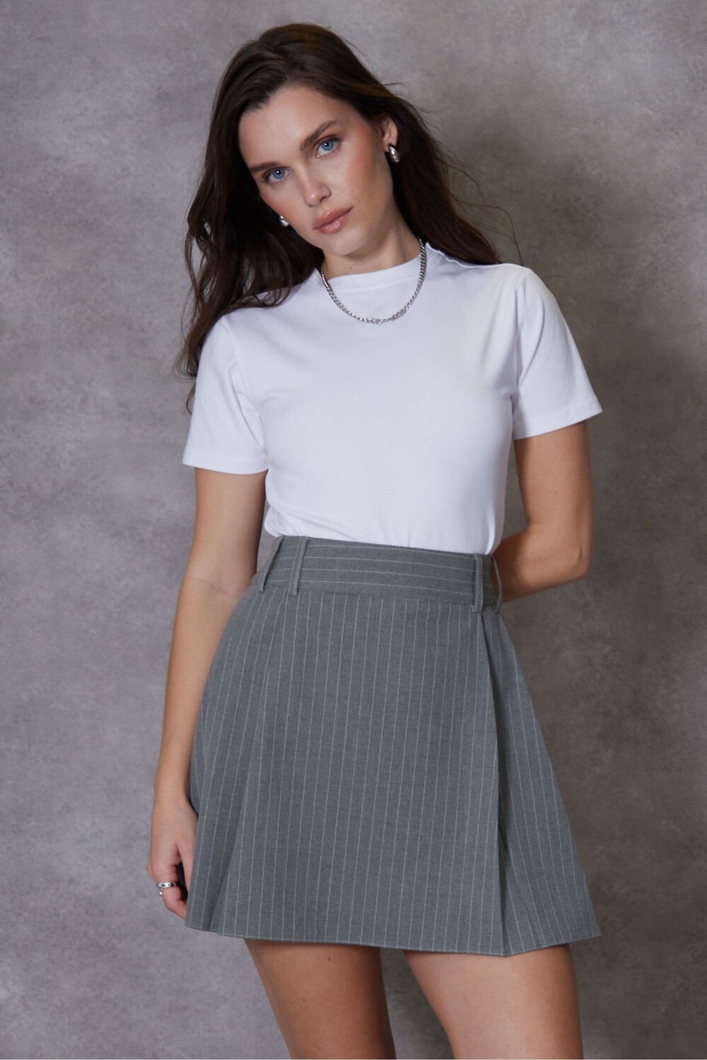 Плиссированное мини-платье трапециевидного кроя Threadbare, серый
Плиссированное мини-платье трапециевидного кроя Threadbare, серый