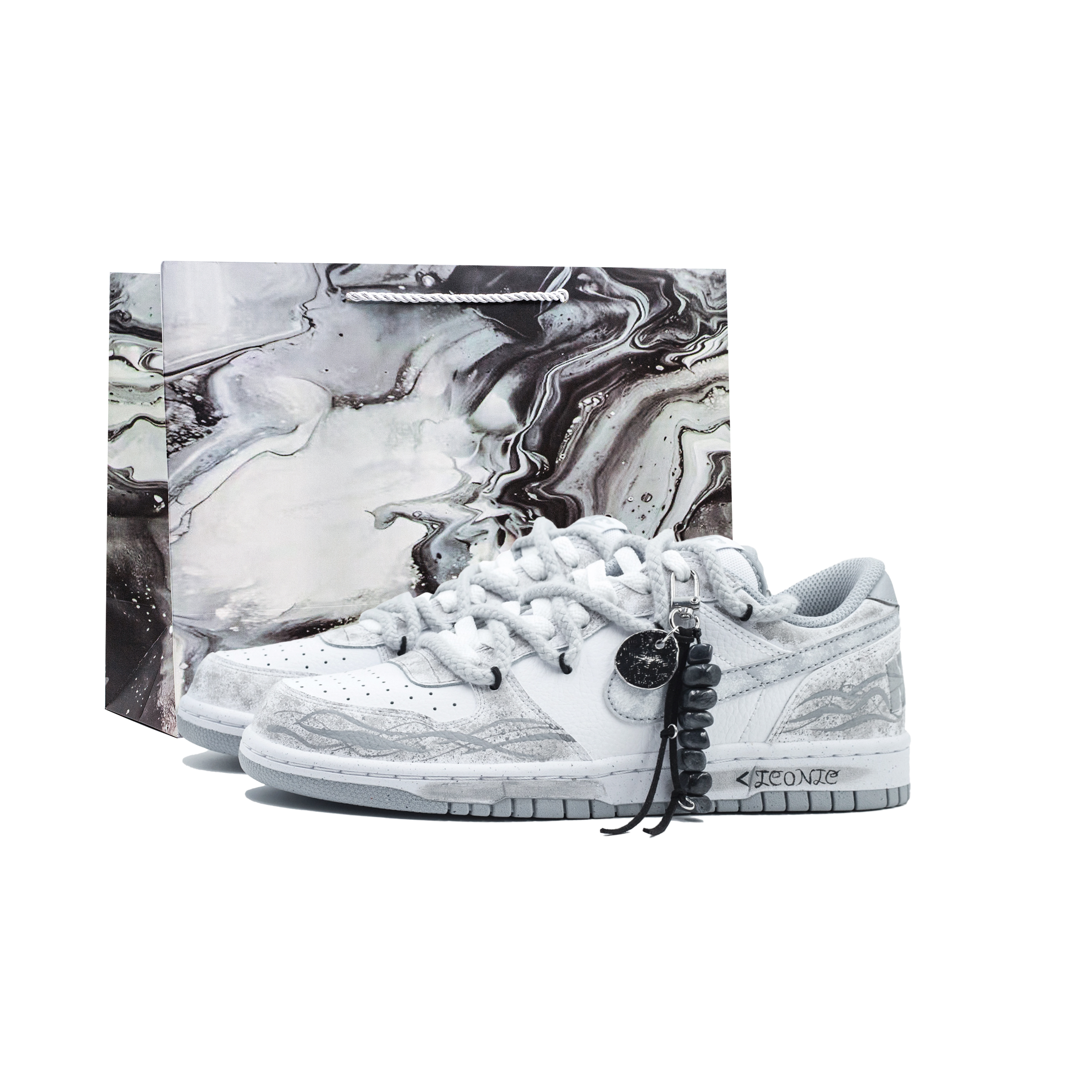 Nike Кроссовки для скейтбординга мужские low top Big Flowing Cloud Seal Cushioning, износостойкие, серо-белые
Nike Кроссовки для скейтбординга мужские low top Big Flowing Cloud Seal Cushioning, износостойкие, серо-белые