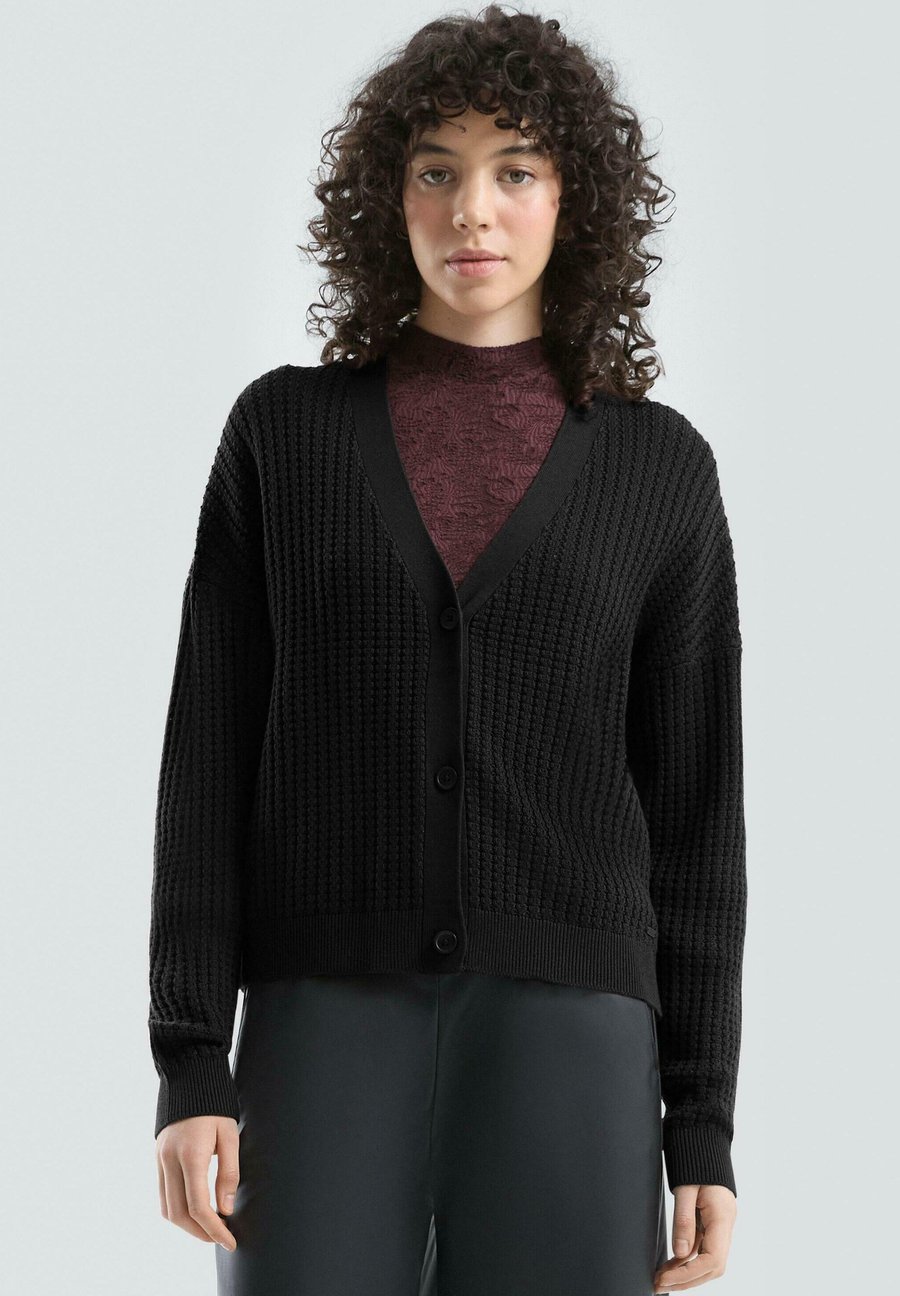 Кардиган QS Cardigan, Schwarz/Black
Кардиган QS Cardigan, Schwarz/Black