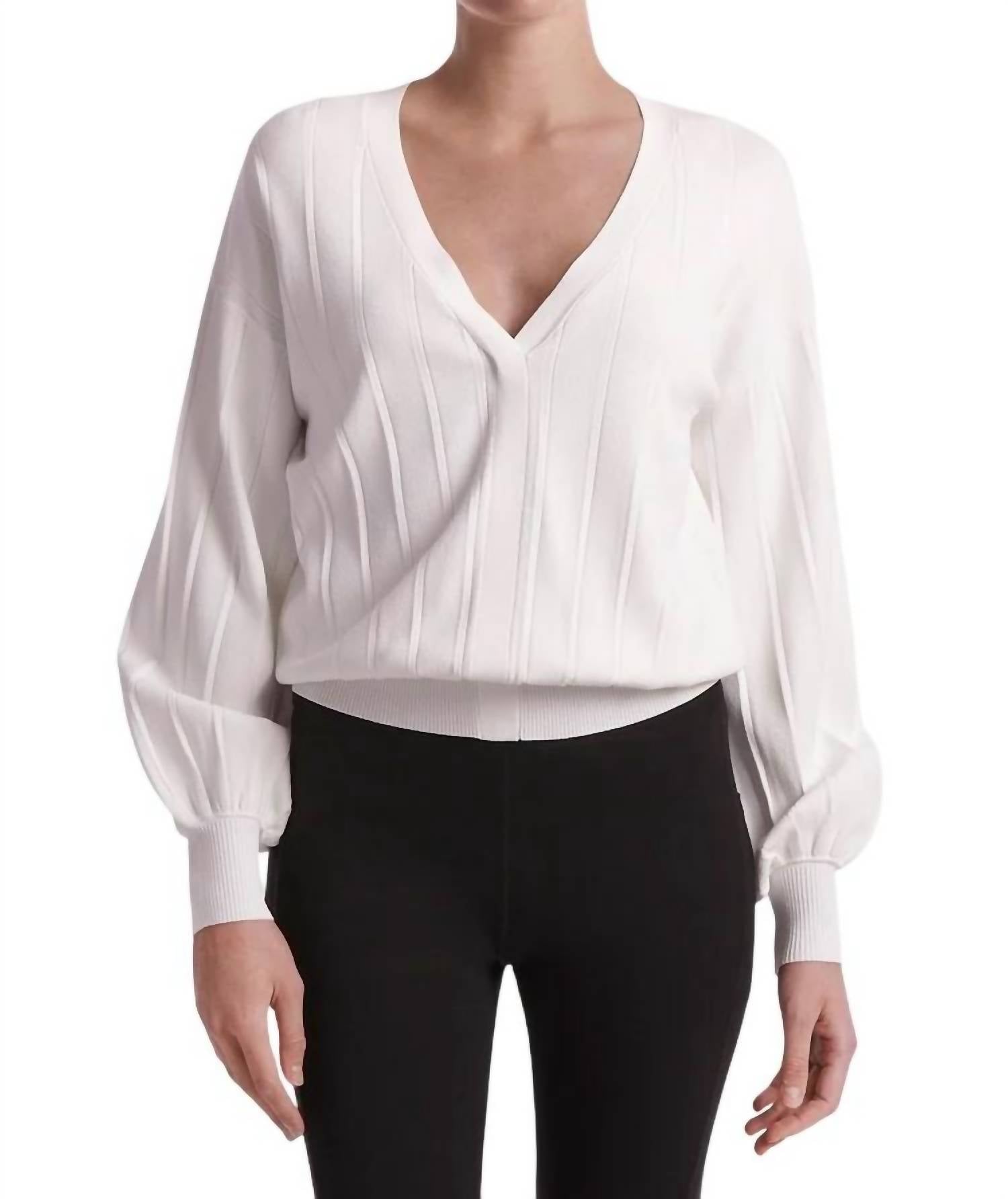 Свитер Bravery белого цвета Capsule 121
Свитер Bravery белого цвета Capsule 121