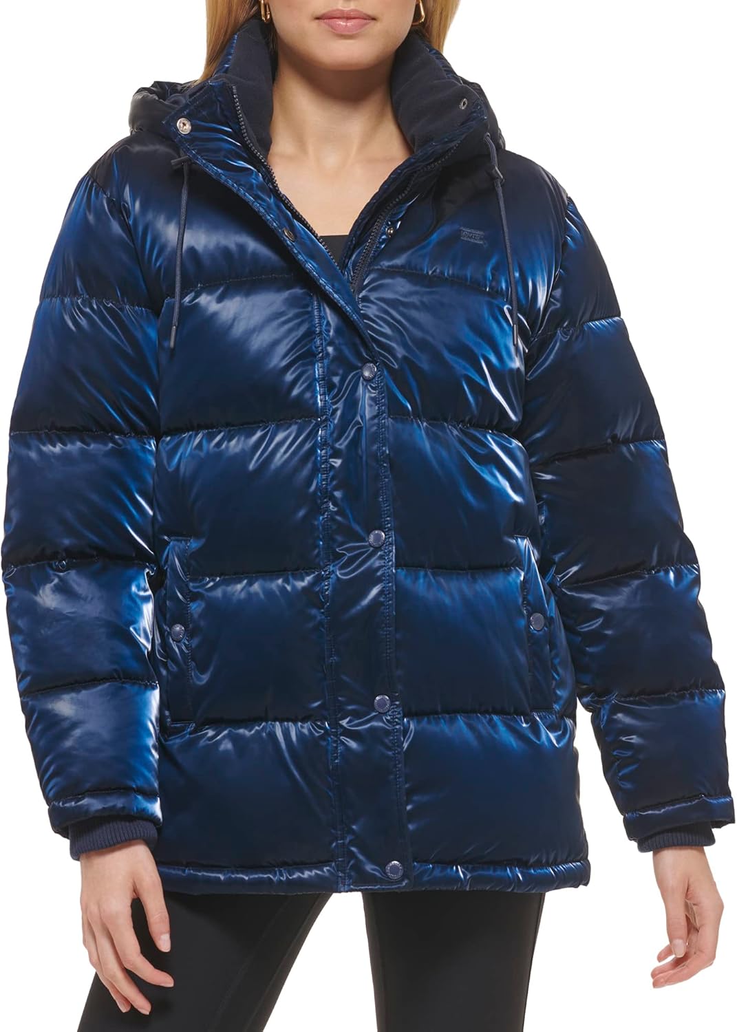 Женский пуховик Levi's с капюшоном, синий
Женский пуховик Levi's с капюшоном, синий