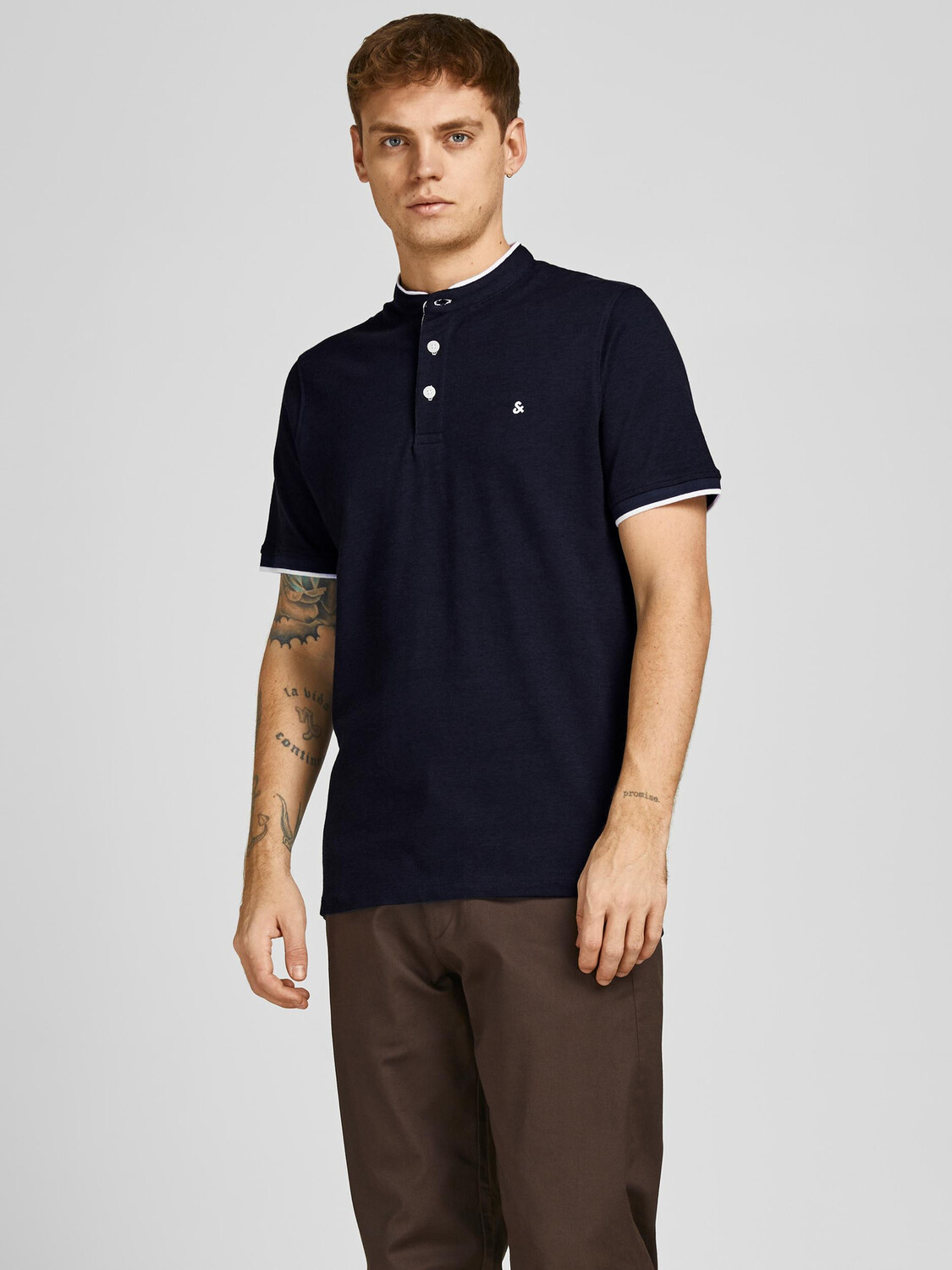 Поло Jack & Jones Polo T Shirt Pique Kurzarm Basic Hemd JJEPAULOS, темно-синий
Поло Jack & Jones Polo T Shirt Pique Kurzarm Basic Hemd JJEPAULOS, темно-синий