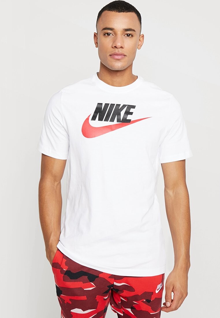 Футболка с принтом TEE ICON FUTURA UNISEX Nike Sportswear, цвет white/black/university red
Футболка с принтом TEE ICON FUTURA UNISEX Nike Sportswear, цвет white/black/university red