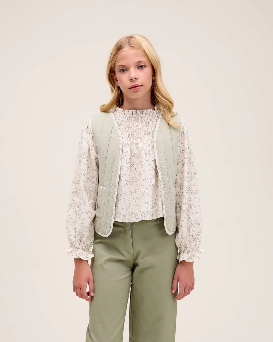 Жилет для девочки с цветочным узором на карманах Dadati, светло-зеленый
Жилет для девочки с цветочным узором на карманах Dadati, светло-зеленый