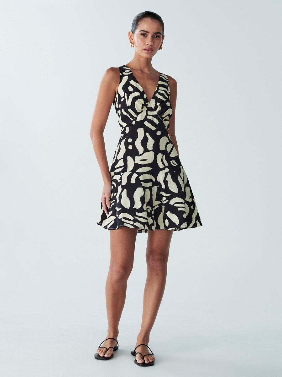 Летнее платье St MRLO Sita, черный
Летнее платье St MRLO Sita, черный