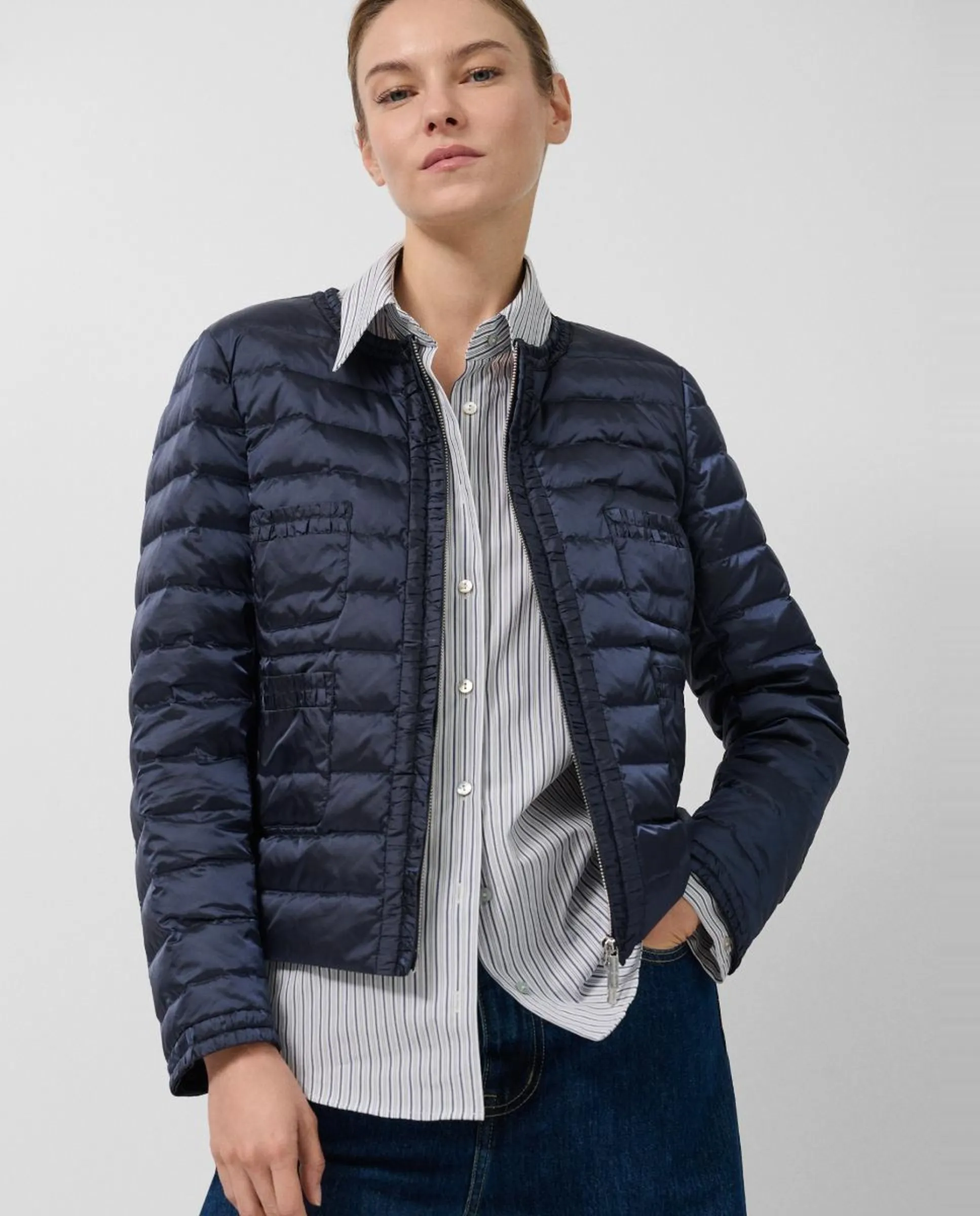 Женская пуховая куртка с четырьмя карманами Roberto Verino, темно-синий
Женская пуховая куртка с четырьмя карманами Roberto Verino, темно-синий